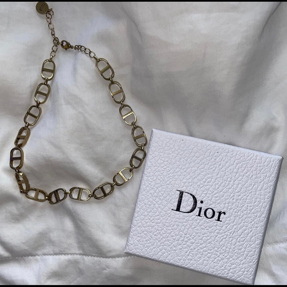 Dior Montaigne choker